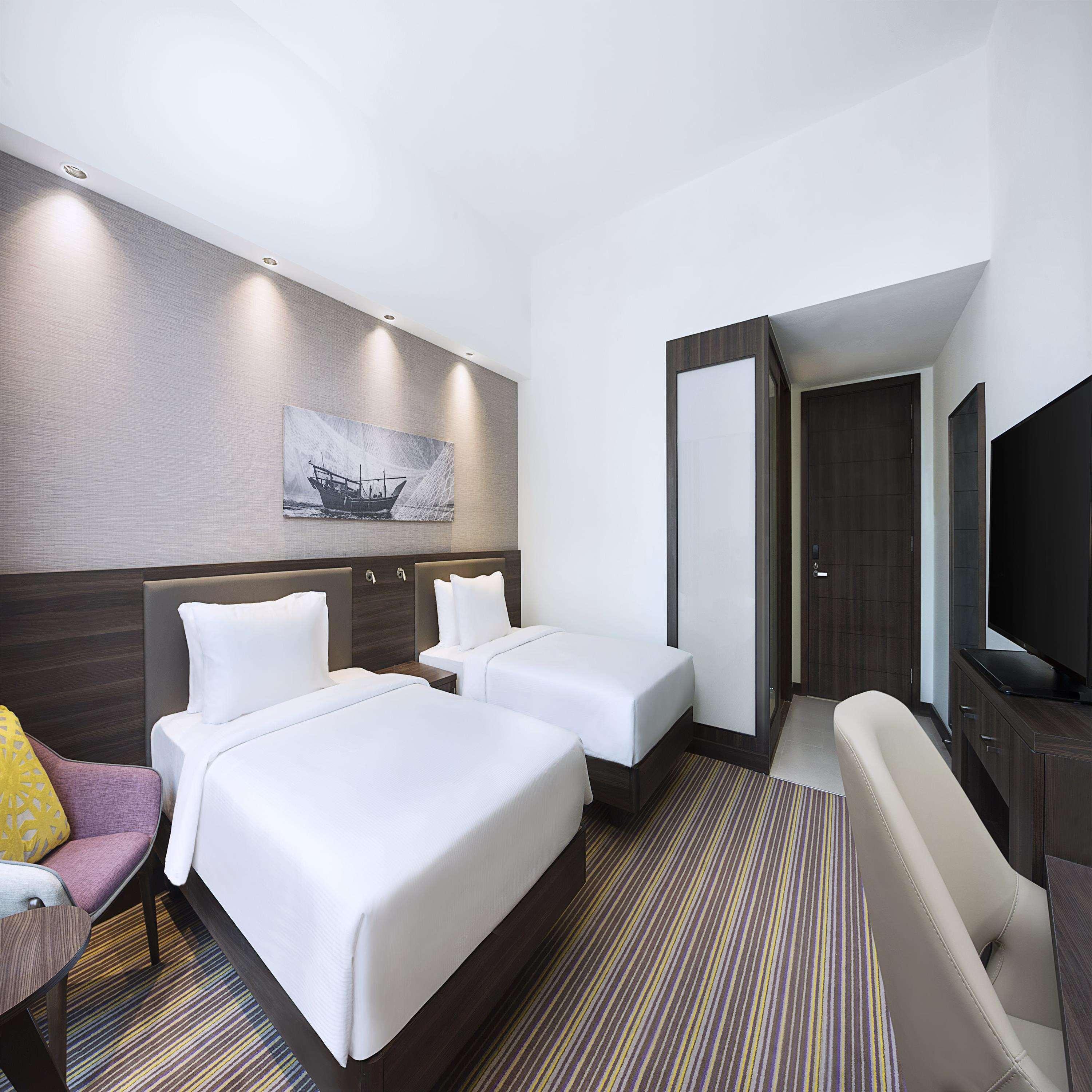 Hampton By Hilton Dubai Airport Hotel Exterior photo