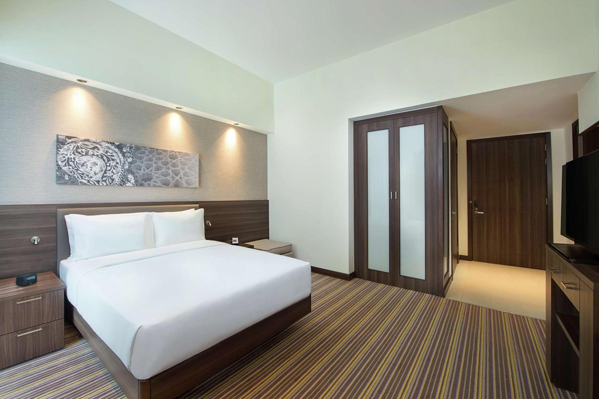 Hampton By Hilton Dubai Airport Hotel Exterior photo