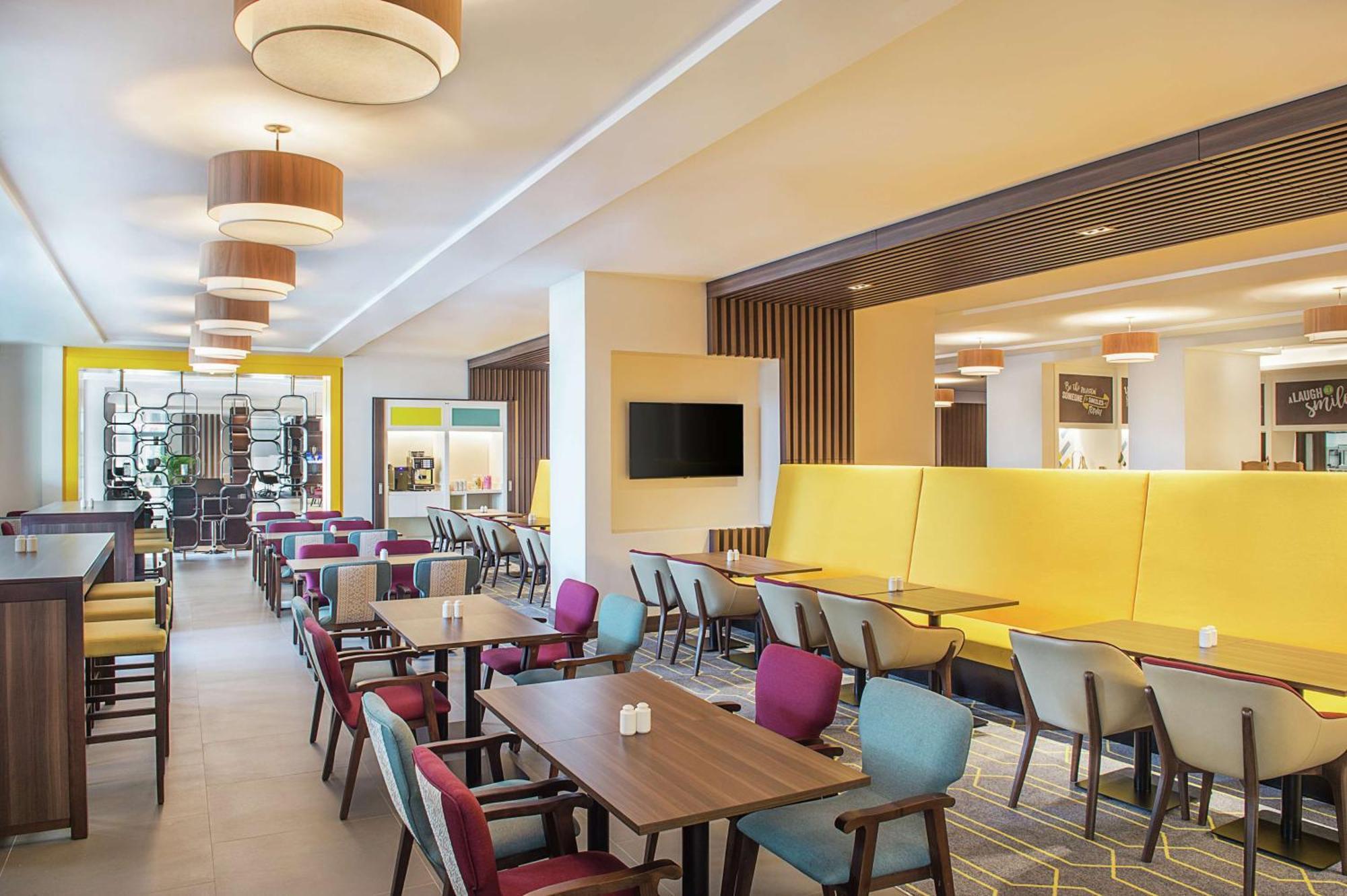 Hampton By Hilton Dubai Airport Hotel Exterior photo