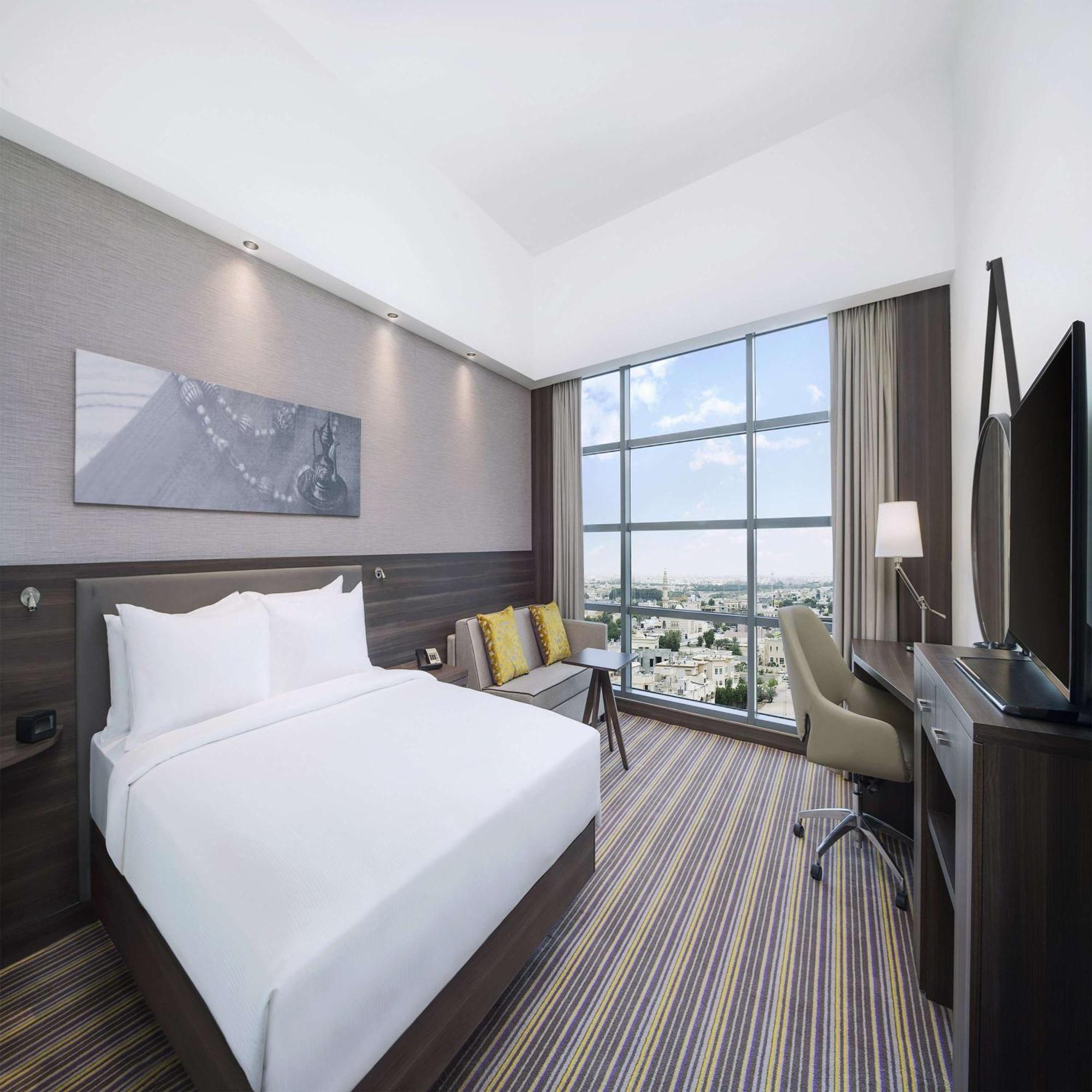 Hampton By Hilton Dubai Airport Hotel Exterior photo