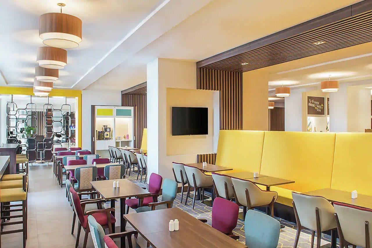 Hampton By Hilton Dubai Airport Hotel Exterior photo