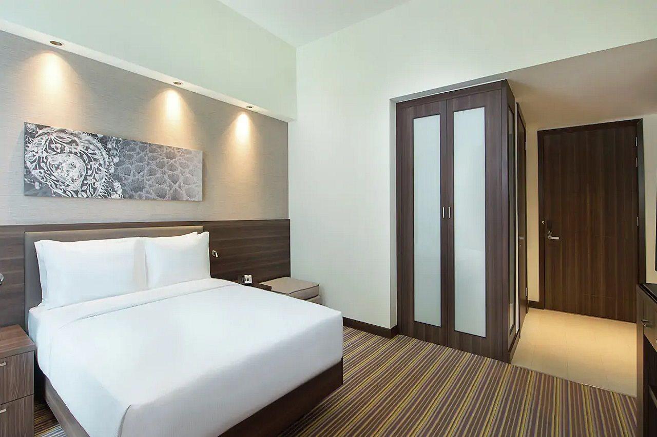 Hampton By Hilton Dubai Airport Hotel Exterior photo